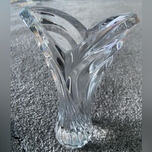 Mikasa Clear Glass Art Vase